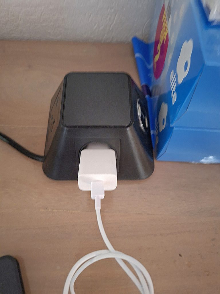 Cypr. Wymagana jest przejściówka do gniazdek